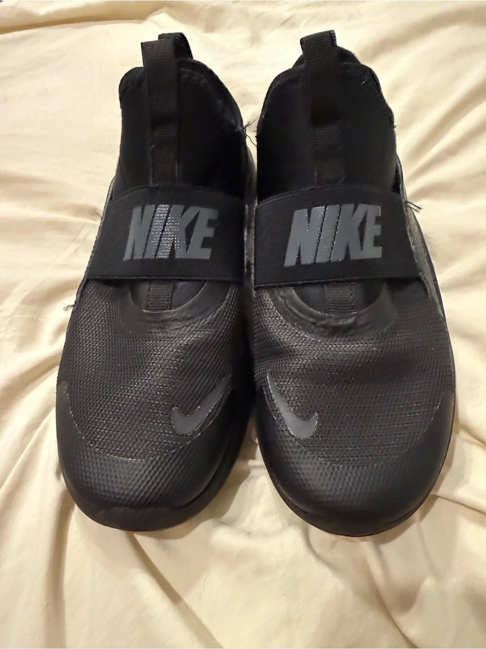 Nike Viale Slip-On Sneakers Black Boys Size 3Y